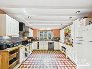 Kitchen- click for photo gallery